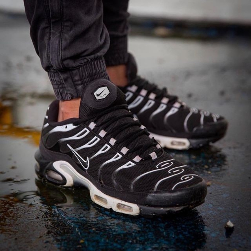 Nike Air Max TN Size 7 Youth